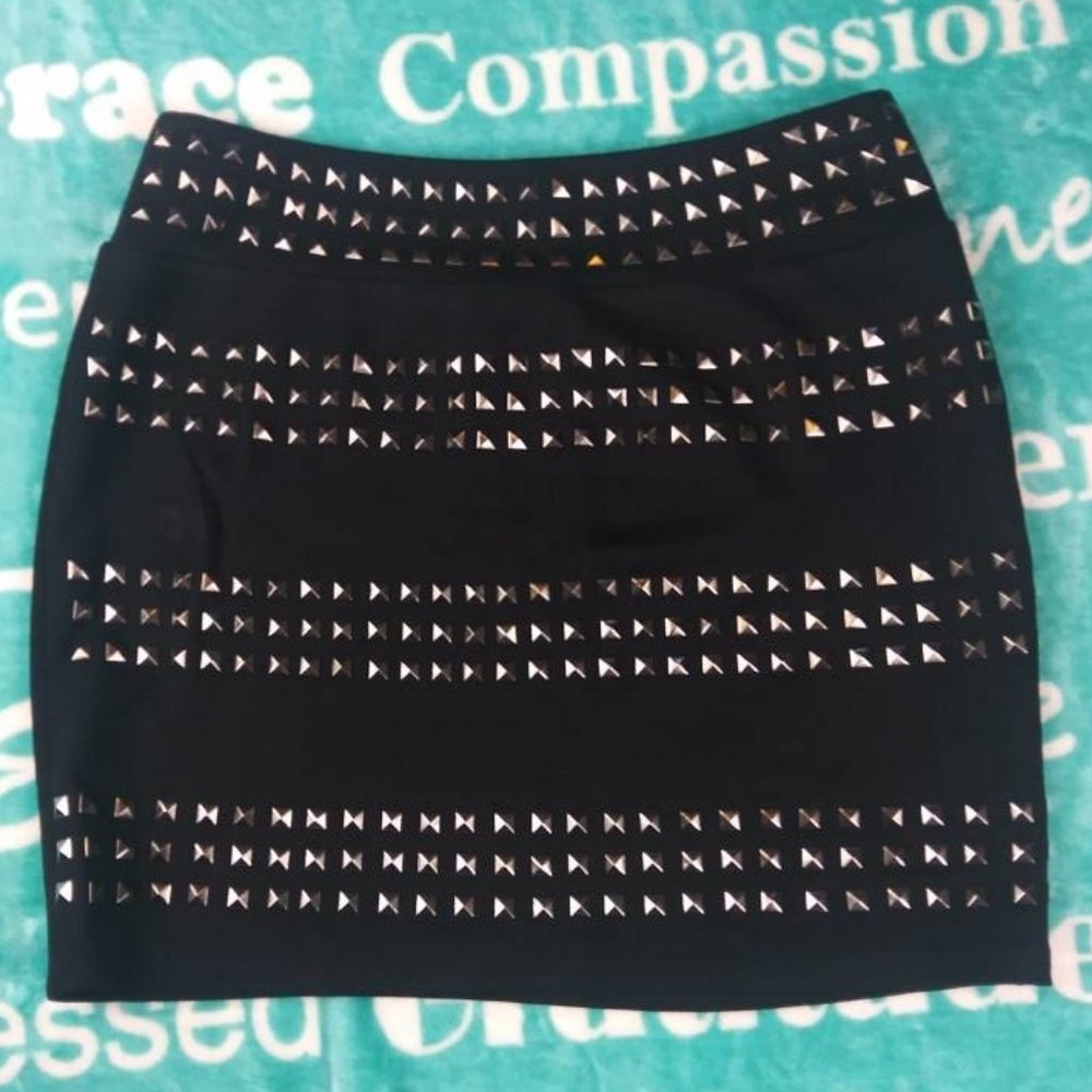 INC International Concepts Studded Mini-Skirt Sz 6